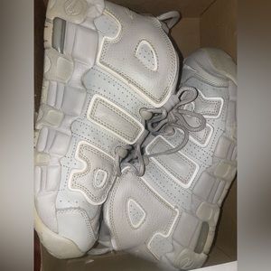 ⭐️ Nike Air more uptempo beige color deadstock